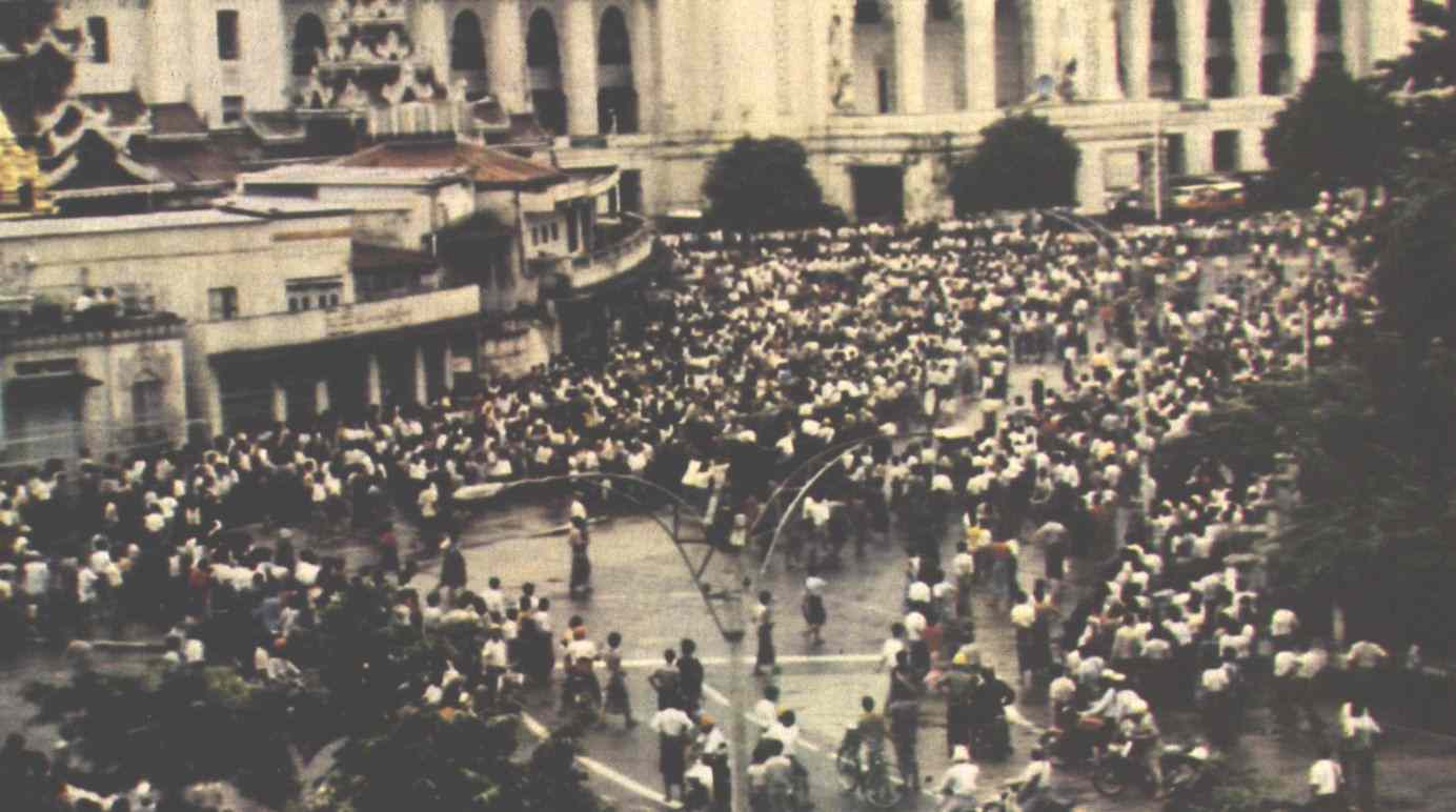 antigovernment rally, Sule pagoda, Rangoon