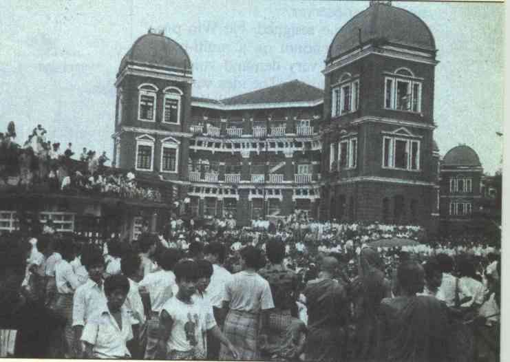 Rangoon General Hospital, public gathering for the wounded 1988